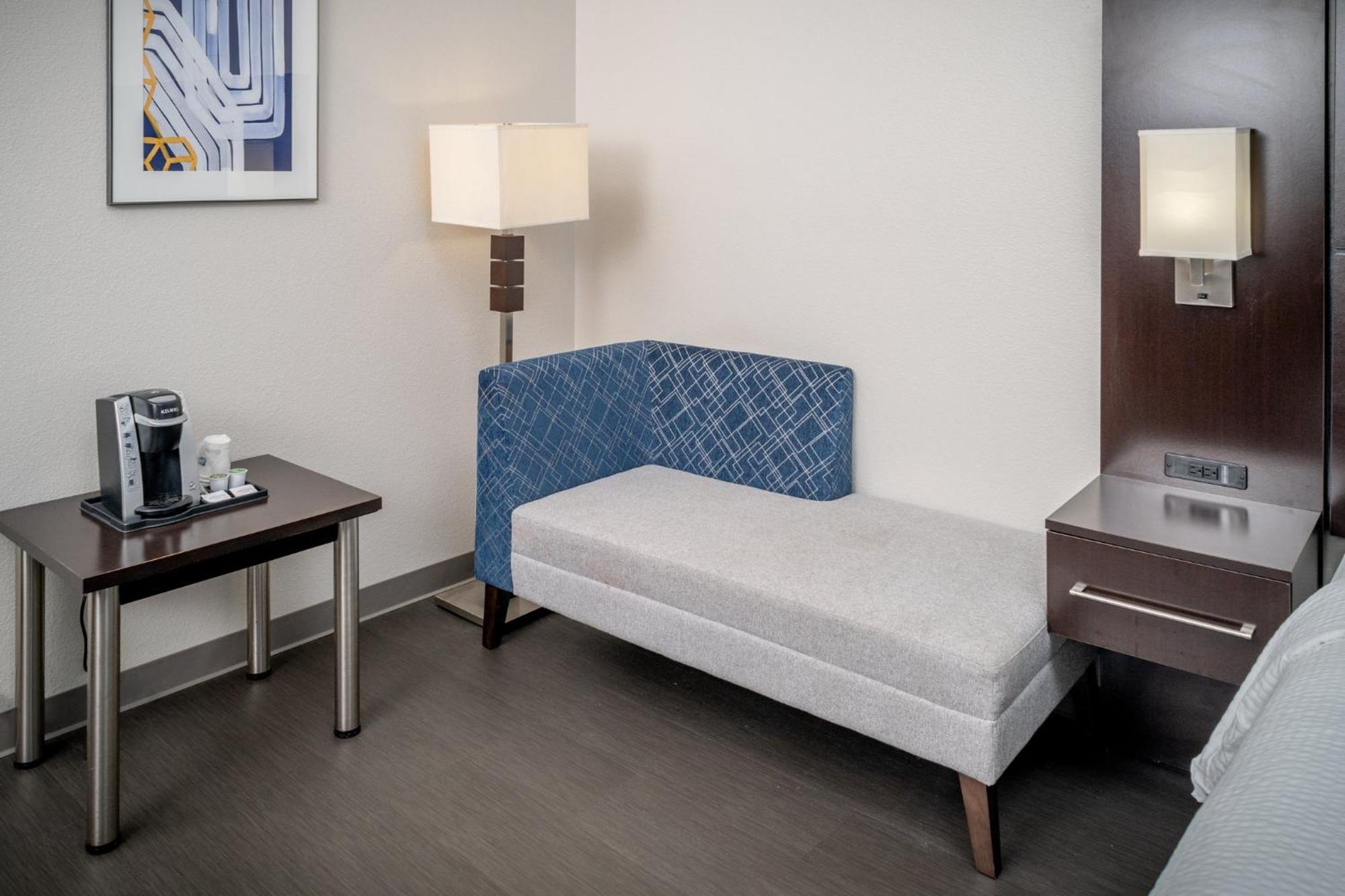 Holiday Inn Express & Suites Cross Lanes By Ihg Extérieur photo